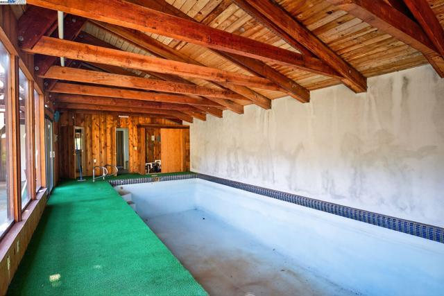 20521 Upper Hillview Dr, Sonora CA: https://media.crmls.org/mediaz/3d6b6854-15ae-4bfb-b787-bffe2bdb06dd.jpg