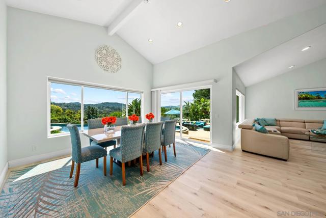 17221 Cloudcroft Dr, Poway CA: https://media.crmls.org/mediaz/3d6bb57d-a0b0-47f8-9d42-2a81d86e37e9.jpg