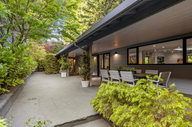 244 Roblar Avenue, Hillsborough CA: https://media.crmls.org/mediaz/3d6bb65e-092b-4cb3-b4c5-af34e851cc84.jpg