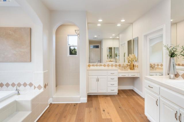 10828 Inspiration Cir, Dublin CA: https://media.crmls.org/mediaz/3d6d2fa4-4f24-47f5-8fdb-eeece2d0d555.jpg