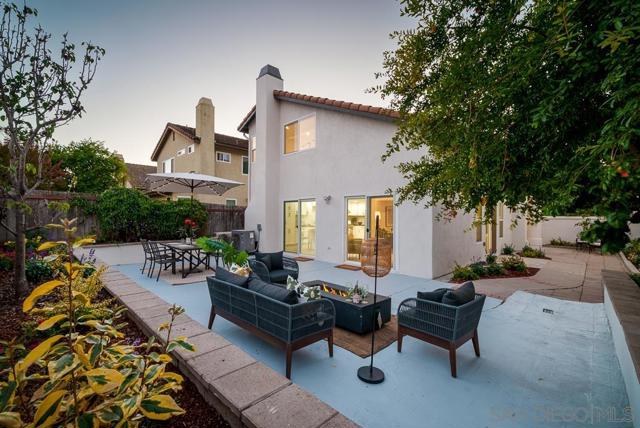 11289 Silver Buckle Way, San Diego CA: https://media.crmls.org/mediaz/3d6d66ec-6390-4c91-be3e-b8792fc637b4.jpg