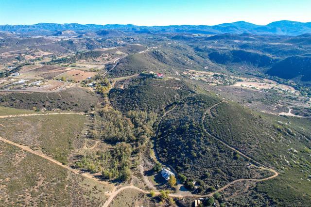 18408 Sweet Ln, Ramona CA: https://media.crmls.org/mediaz/3d6d8257-8770-45cd-a15d-84d21ca38d61.jpg