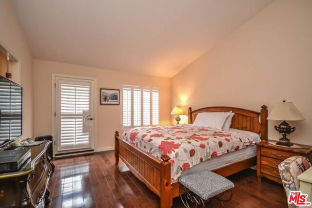 4516 Ramsdell Avenue, La Crescenta CA: https://media.crmls.org/mediaz/3d6d8531-134f-44e9-96c6-76b58db740b4.jpg
