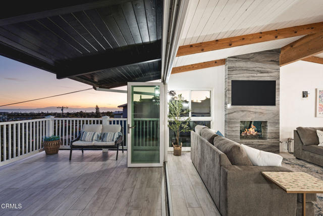 Detail Gallery Image 7 of 30 For 3086 Grove St, Ventura,  CA 93003 - 3 Beds | 3 Baths