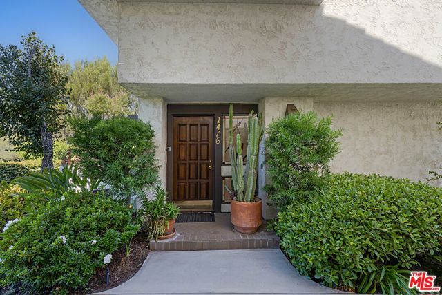 1476 Palisades Drive, Pacific Palisades CA: https://media.crmls.org/mediaz/3d6dfdcc-10df-4092-ab74-23295bc1fc30.jpg