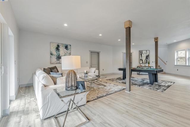 20244 Lower Skyridge Dr, Groveland CA: https://media.crmls.org/mediaz/3d6eab3d-8289-4a75-a5ae-179e757ec249.jpg