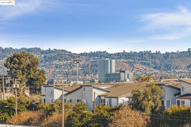 2400 Adeline ST, Oakland CA: https://media.crmls.org/mediaz/3d6ef586-165f-42f0-99fa-afb926c977f2.jpg