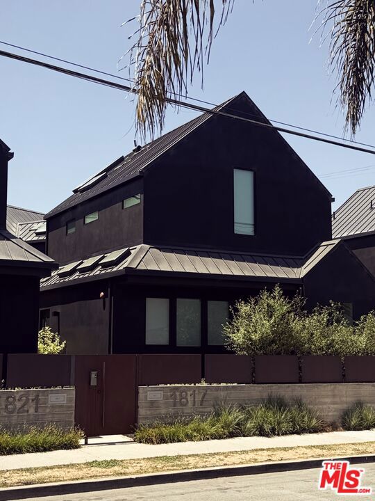 1817 Penmar Avenue