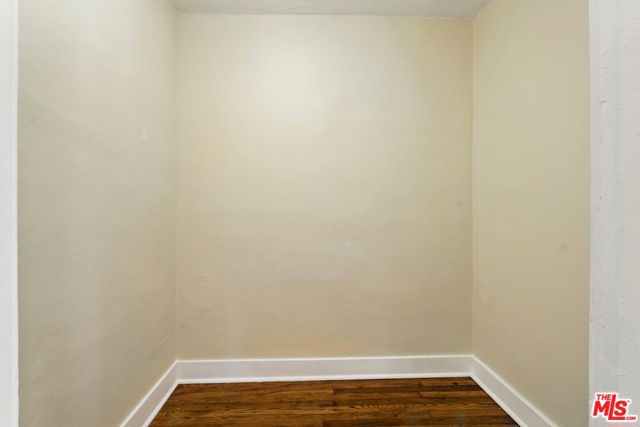 3712 E 10th Street, Long Beach CA: https://media.crmls.org/mediaz/3d6ff608-199f-4bd2-9449-65737e58d4e9.jpg