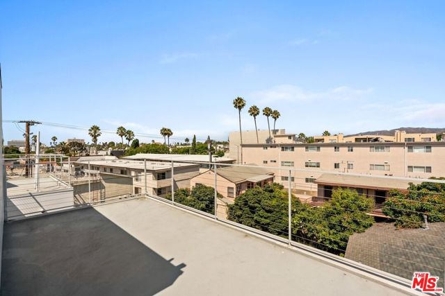 1244 14th Street, Santa Monica CA: https://media.crmls.org/mediaz/3d700aa2-a640-4eaa-9ce4-bacdcd4ada84.jpg
