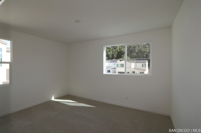 592 Meadowood ST, Fallbrook CA: https://media.crmls.org/mediaz/3d7014d8-c702-448a-b456-48e9e80f4451.jpg