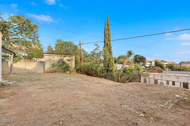 3754 Dwiggins Street, Los Angeles CA: https://media.crmls.org/mediaz/3d704267-8315-447e-bed5-8f704efb3cec.jpg