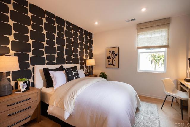 Detail Gallery Image 3 of 8 For 1656 Calle Oxton #1,  Chula Vista,  CA 91913 - 2 Beds | 2 Baths