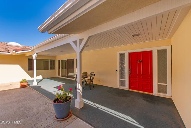1140 San Clemente Way, Camarillo CA: https://media.crmls.org/mediaz/3d71c5ff-1c28-47bc-99b5-feccfadb0b09.jpg