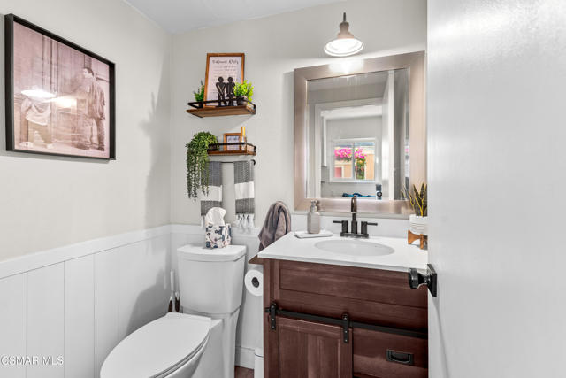 363 Larcom Street, Thousand Oaks CA: https://media.crmls.org/mediaz/3d720236-a399-4025-ba36-ec2eefa5cd35.jpg