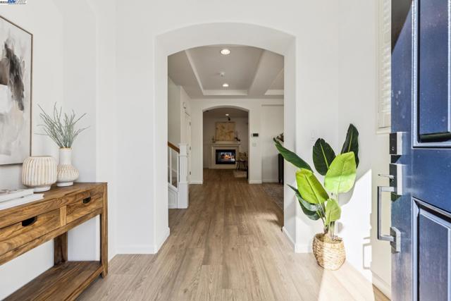 5 Cornelius Sq, Alameda CA: https://media.crmls.org/mediaz/3d724ee1-bd9b-4798-9492-2ec1f65e9930.jpg