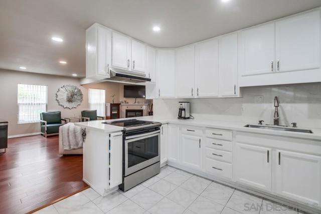 15380 Via La Gitano, Poway CA: https://media.crmls.org/mediaz/3d7294bb-8966-4986-99c6-6be4b516fe09.jpg