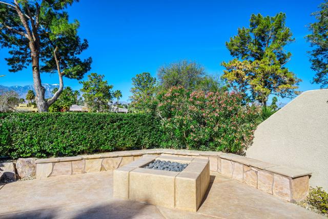 1 Birkdale Circle, Rancho Mirage CA: https://media.crmls.org/mediaz/3d72ced4-7f83-4a60-81f2-453d67015943.jpg