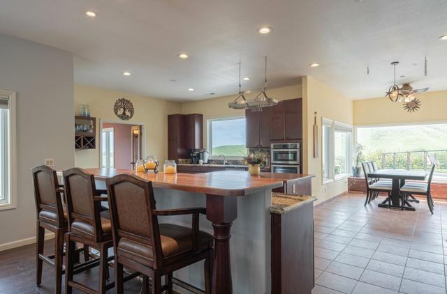 383 Corral De Tierra Road, Salinas CA: https://media.crmls.org/mediaz/3d734896-8bb7-46bc-875c-40543a819c2c.jpg