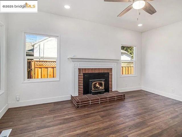 515 W 9Th St, Antioch CA: https://media.crmls.org/mediaz/3d736272-6ef0-4593-953b-d97980e27a03.jpg