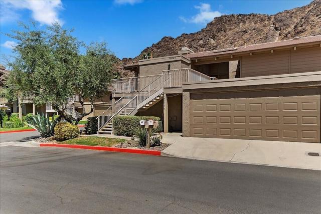 46638 Arapahoe Lane, Indian Wells CA: https://media.crmls.org/mediaz/3d739274-38a4-4a21-b2fa-5f555402d322.jpg
