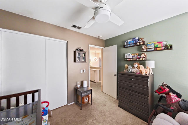 2228 Oak Haven Avenue, Simi Valley CA: https://media.crmls.org/mediaz/3d741554-3768-44c5-94d7-6278df3ce01a.jpg