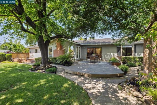 3662 Perada Dr, Walnut Creek CA: https://media.crmls.org/mediaz/3d74bd0d-c539-4814-b089-898c1d21550b.jpg