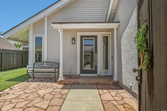 Detail Gallery Image 2 of 14 For 2610 Hillridge Ln, Spring Valley,  CA 91977 - 3 Beds | 2 Baths