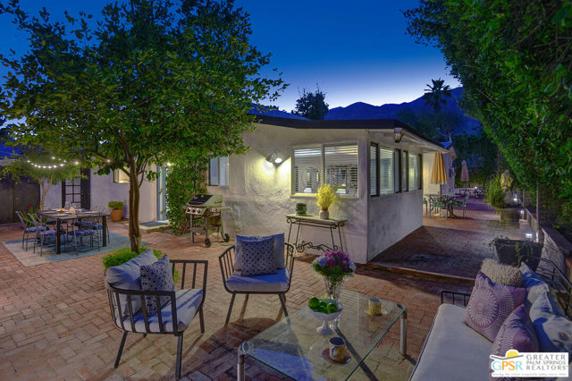 830 N Riverside Drive, Palm Springs CA: https://media.crmls.org/mediaz/3d74c5b4-5dff-4583-910c-8d1072064b1a.jpg