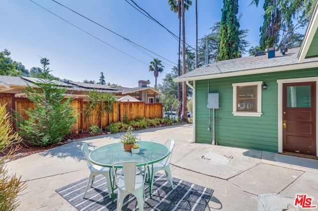 1105 E Claremont Street, Pasadena CA: https://media.crmls.org/mediaz/3d74ef21-3798-4194-b5c0-2b1286febeb3.jpg