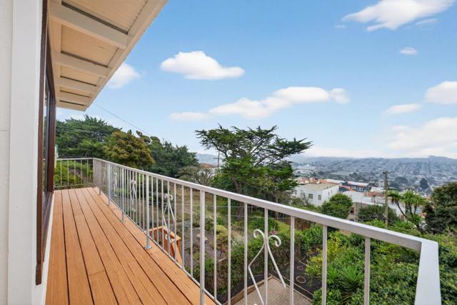 72 Cresta Vista Drive, San Francisco CA: https://media.crmls.org/mediaz/3d7687a2-1aca-4752-90f3-dc1fe4693430.jpg