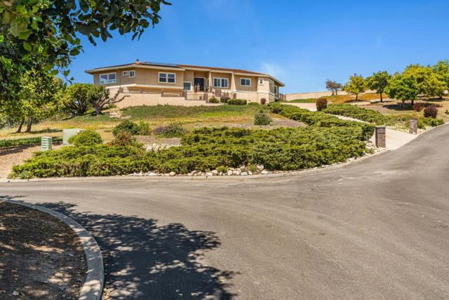 25061 Hidden Mesa Court, Monterey CA: https://media.crmls.org/mediaz/3d76889b-6878-4ab7-8157-ab3b4d369132.jpg
