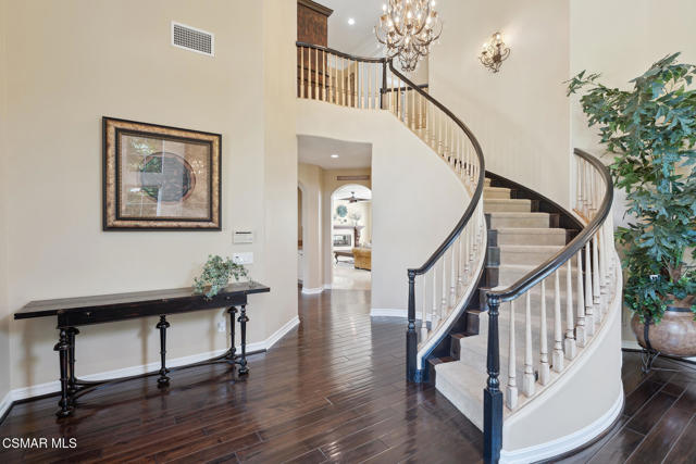 684 Noble Road, Simi Valley CA: https://media.crmls.org/mediaz/3d77b7f3-acfd-48c6-b242-cbc1b60cd5e2.jpg