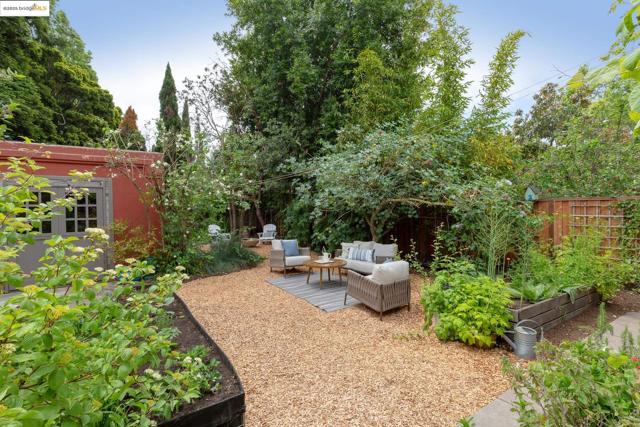 1110 Chaucer St, Berkeley CA: https://media.crmls.org/mediaz/3d77be16-f157-404c-9f75-787698d66655.jpg
