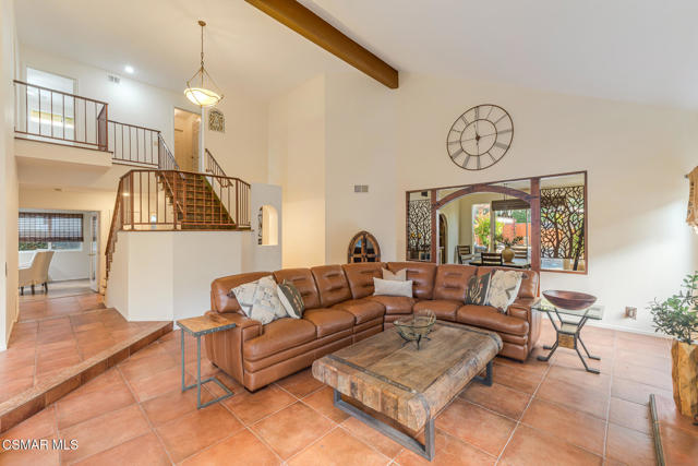 12208 Cherry Grove Street, Moorpark CA: https://media.crmls.org/mediaz/3d77ee10-13fd-466b-a4c2-3edc98193350.jpg