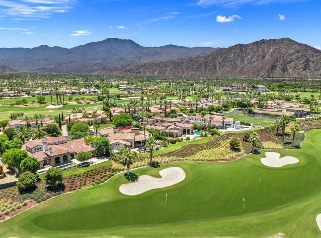 80740 Via Portofino, La Quinta CA: https://media.crmls.org/mediaz/3d78df35-cfc4-4664-9669-2c4151cc40e8.jpg