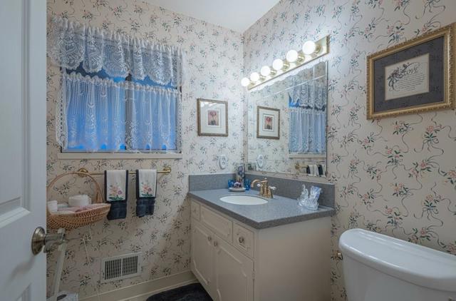 51 La Mirada Court, Salinas CA: https://media.crmls.org/mediaz/3d78f92d-c797-438b-a7fd-10dc9ae0b9b9.jpg