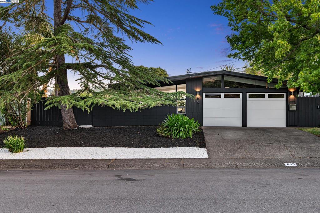 835 Penny Royal Ln