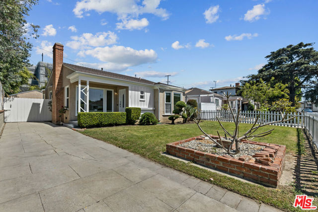 11241 Pearl Street, Los Angeles CA: https://media.crmls.org/mediaz/3d7ad0f6-bc29-48d2-a01a-b6879bf36a62.jpg