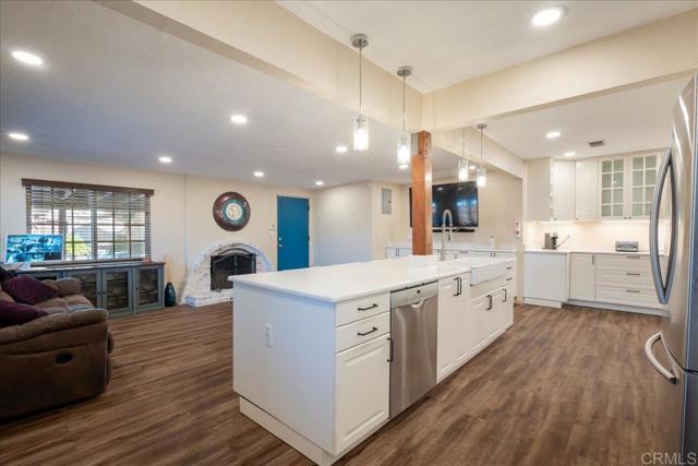 Detail Gallery Image 4 of 27 For 1186 E Lexington, El Cajon,  CA 92019 - – Beds | – Baths