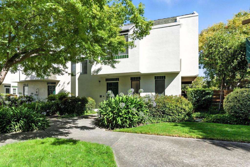 25 Bud Court