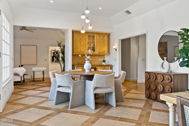 Detail Gallery Image 14 of 45 For 2596 Wallingford Dr, Beverly Hills,  CA 90210 - 4 Beds | 3/1 Baths