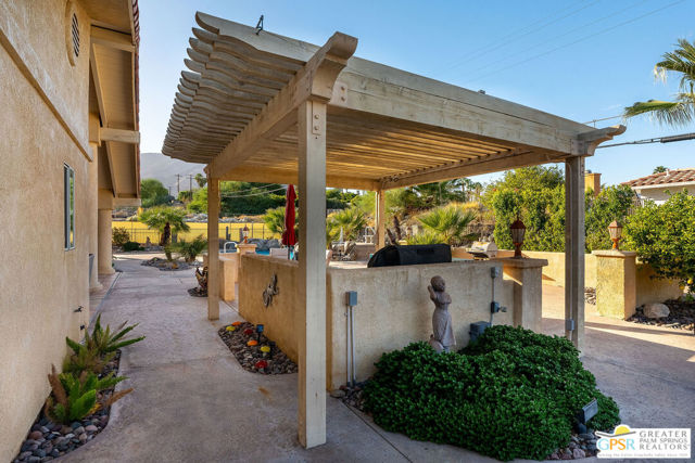 600 W Via Escuela, Palm Springs, CA 92262