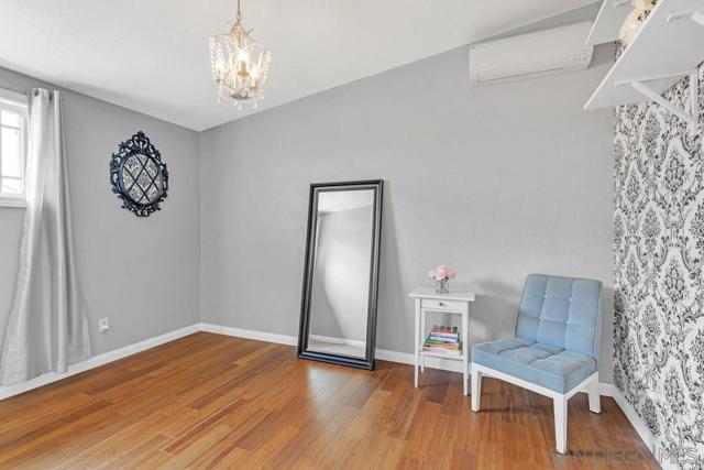 3031 Larkin Pl, San Diego CA: https://media.crmls.org/mediaz/3d7c42ad-7adb-45ad-9790-1210bcedb259.jpg