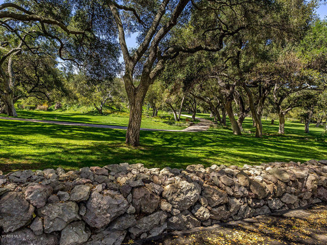 1464 Hidden Valley Road, Thousand Oaks CA: https://media.crmls.org/mediaz/3d7c910f-036d-435c-bfb8-0ccd44dca696.jpg