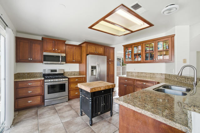 Detail Gallery Image 18 of 36 For 676 Snipe Walk, Oxnard,  CA 93035 - 4 Beds | 2 Baths