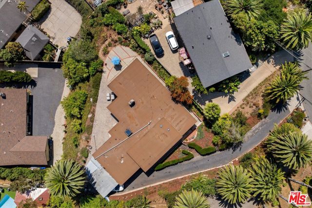 540 Miramonte Drive, Santa Barbara CA: https://media.crmls.org/mediaz/3d7cdde2-d6e6-4436-9418-a00545905633.jpg