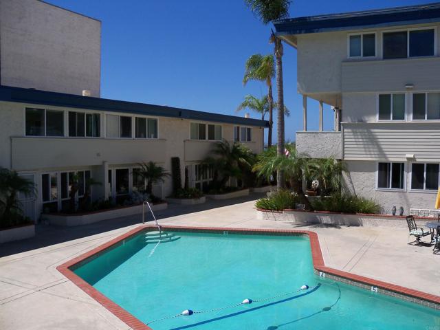 3920 Riviera Drive, Pacific Beach (San Diego) CA: https://media.crmls.org/mediaz/3d7d94cd-6fb5-44ab-8bcb-5366593f42ee.jpg