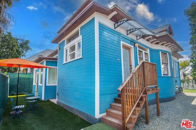 2507 E 1st Street, Los Angeles CA: https://media.crmls.org/mediaz/3d7f2956-fb69-47d1-b8e4-093aa49adf73.jpg