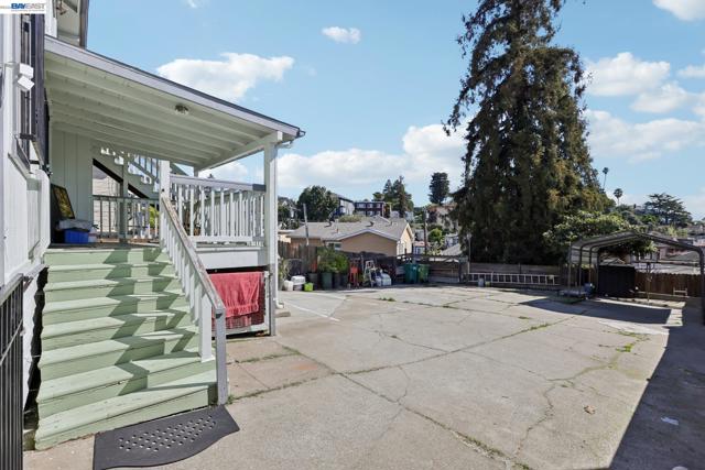 2514 21St Ave, Oakland CA: https://media.crmls.org/mediaz/3d7f8864-3409-42db-b37f-baa17eb962dd.jpg